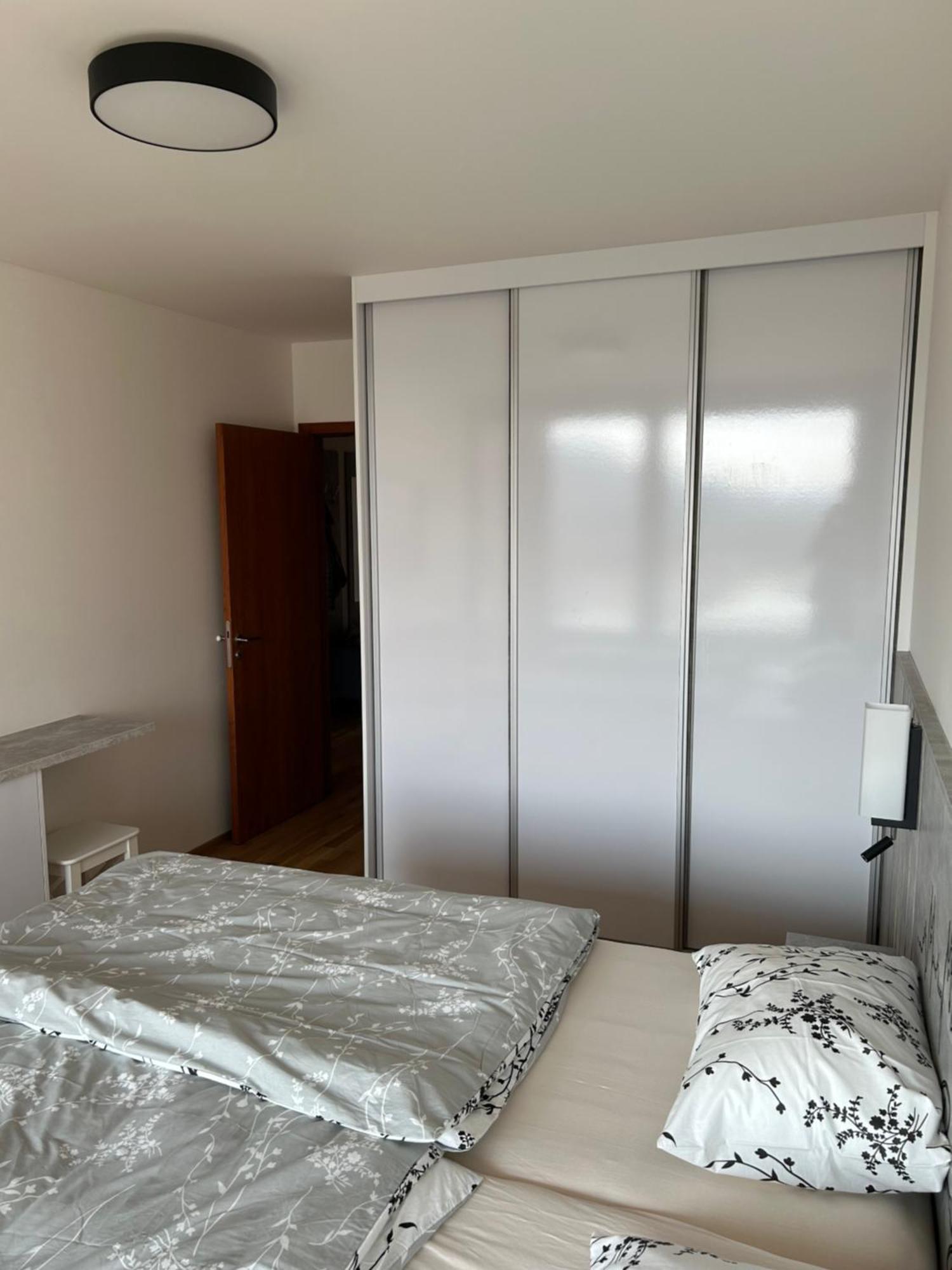 Prague Smichov Andel Apartment Exterior photo